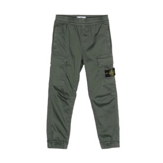 Pantaloni dritti con motivo Compass in cotone elasticizzato verde con caratteristico motivo, vita elasticizzata, due tasche con inserti e due tasche laterali cargo, orli alle caviglie elasticizzati. 