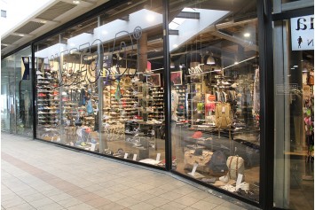 SAUCONY stores in Bergamo | SHOPenauer