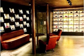 NEW BALANCE stores in Firenze | SHOPenauer