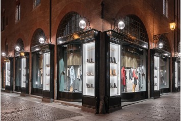 ADIDAS ORIGINALS stores in Bologna | SHOPenauer